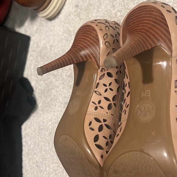 Michael Kors heels - Picture 3 of 4
